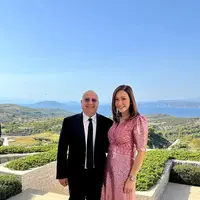 Melihat potret Maia Estianty layaknya bangsawan saat di Yunani (instagram/maiaestiantyreal)