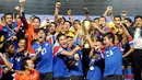 4. Malaysia - Kesuksesan negeri Jiran menjuarai Piala AFF 2010, membuat pemerintahnya  mengumumkan hari libur nasional. Perdana Menteri, Najib Razak, menyebut keberhasilan tersebut sebagai sejarah besar sepak bola Malaysia. (AFP/Adek Berry)