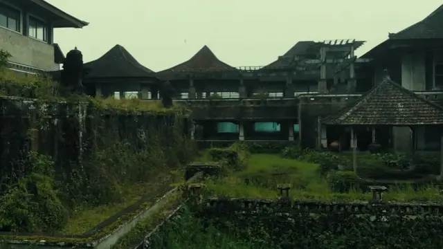 Terbengkalai, Ini 7 Potret Hotel Milik Tommy Soeharto yang Disebut 'Istana Hantu'
