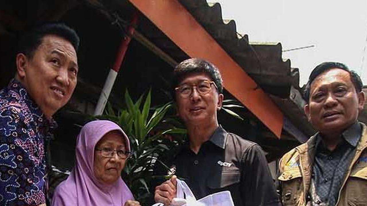 FOTO: PT Adaro Gandeng YPP SCM Bagikan Ribuan Paket Sembako untuk Masyarakat Kurang Beruntung di Jakarta