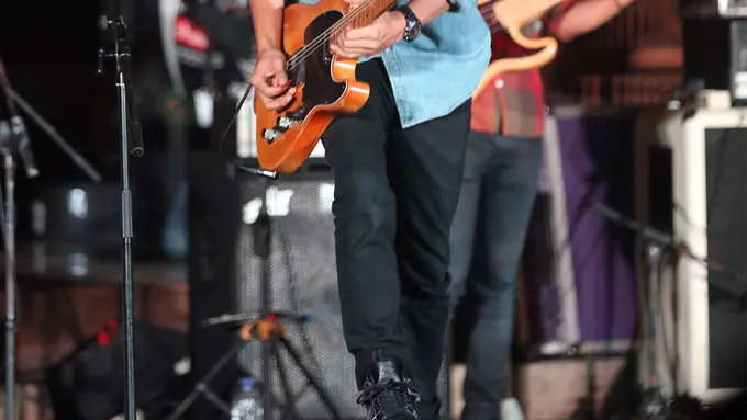 [Bintang] Six Strings