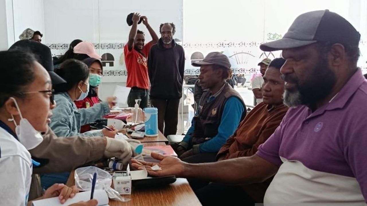 Dinkes Jayawijaya Gelar Pengobatan Gratis untuk Tenaga Kebersihan, Sambut HKN ke-61