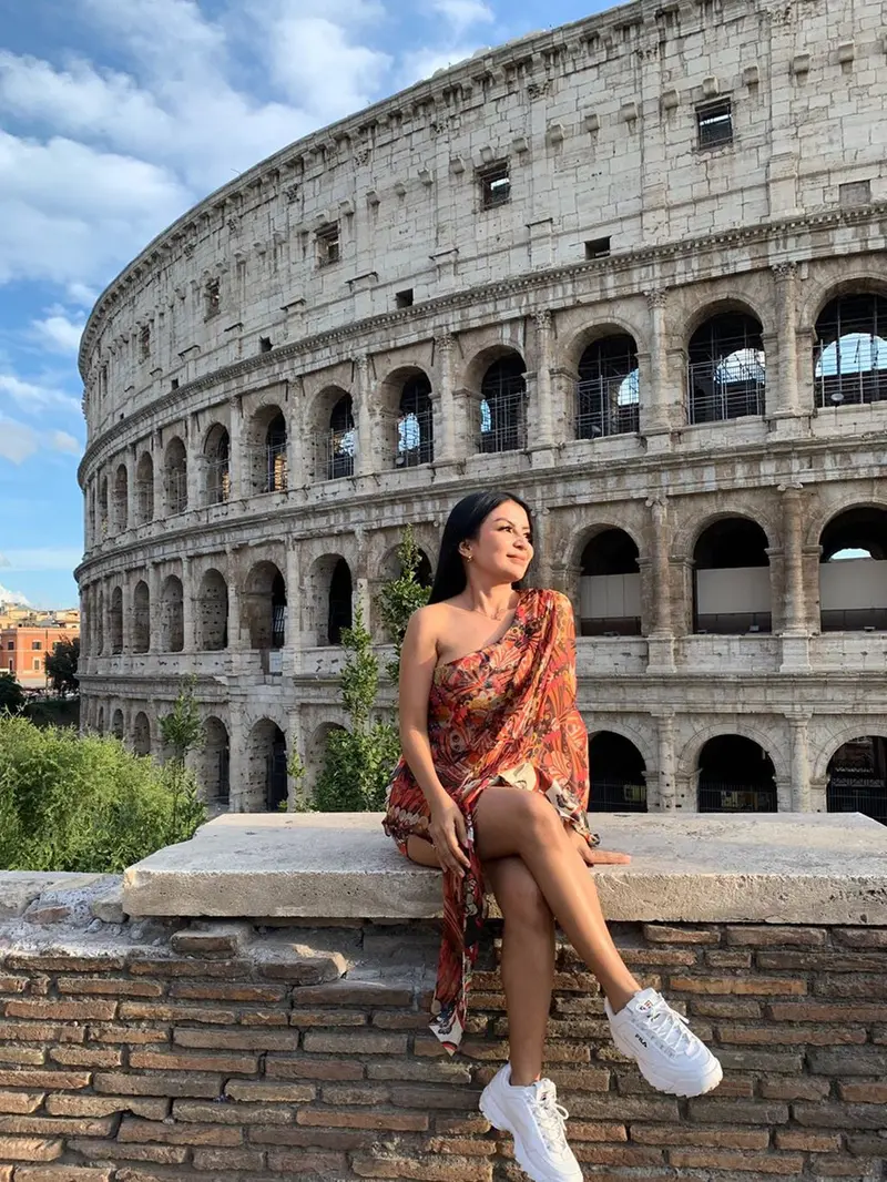 Potret Liburan Five Vi Rachmawati di Roma, Italia