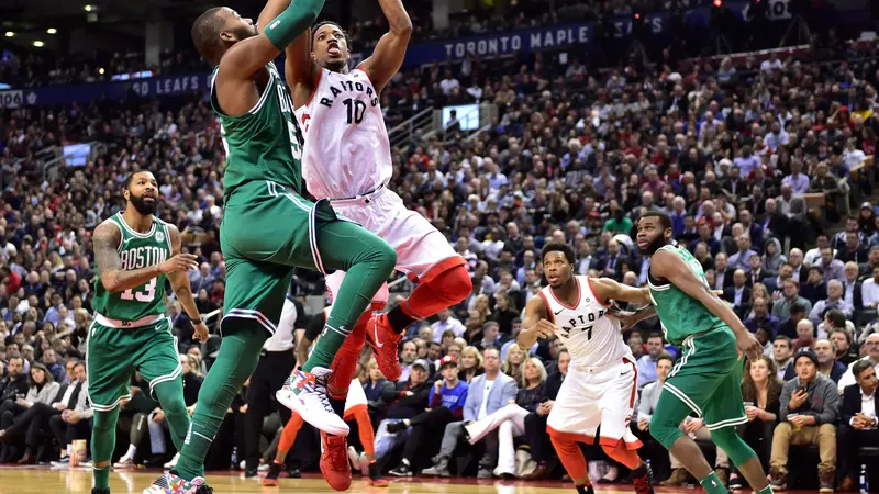 Aksi DeMar DeRozan saat Raptors kalahkan Celtics