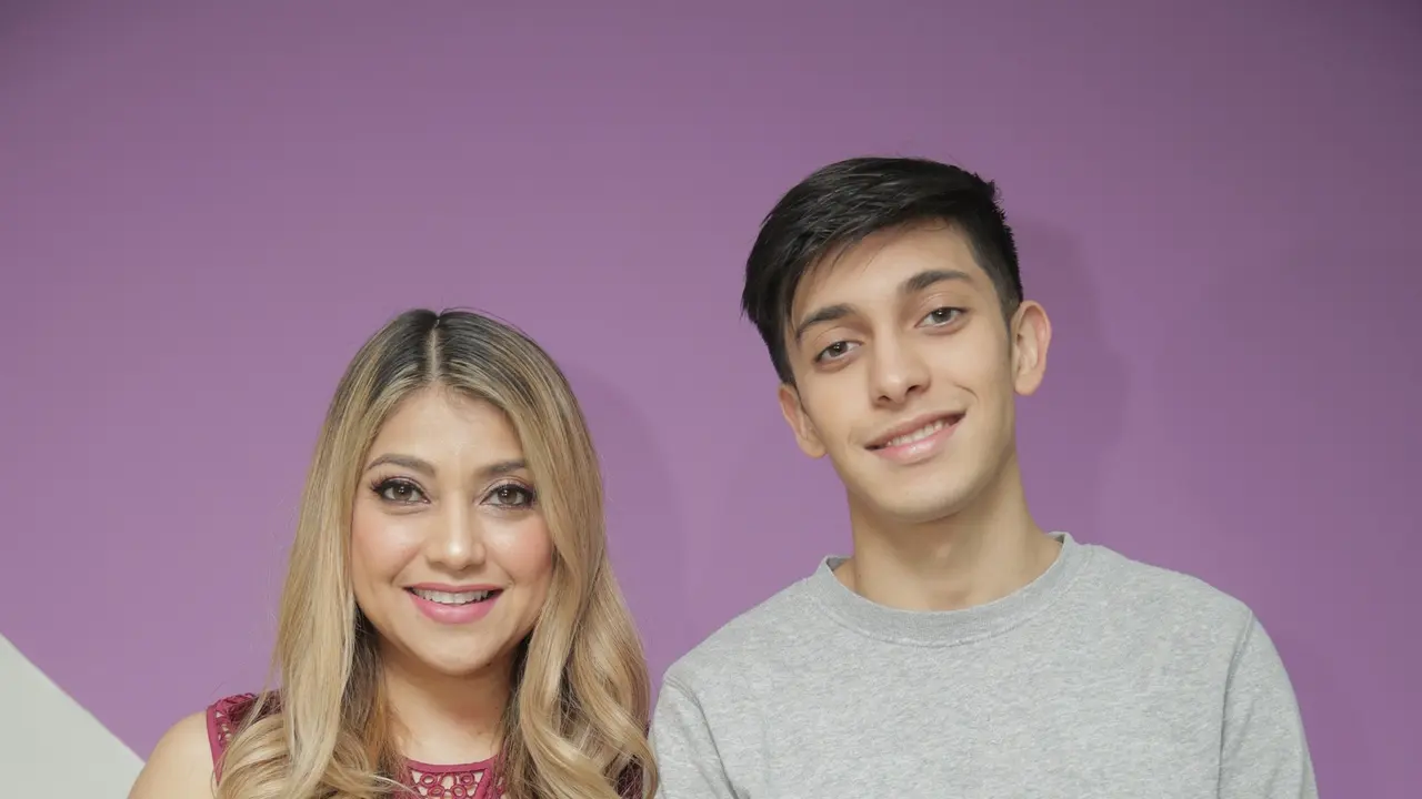 [Fimela] Sarah Azhari dan Albany Ray