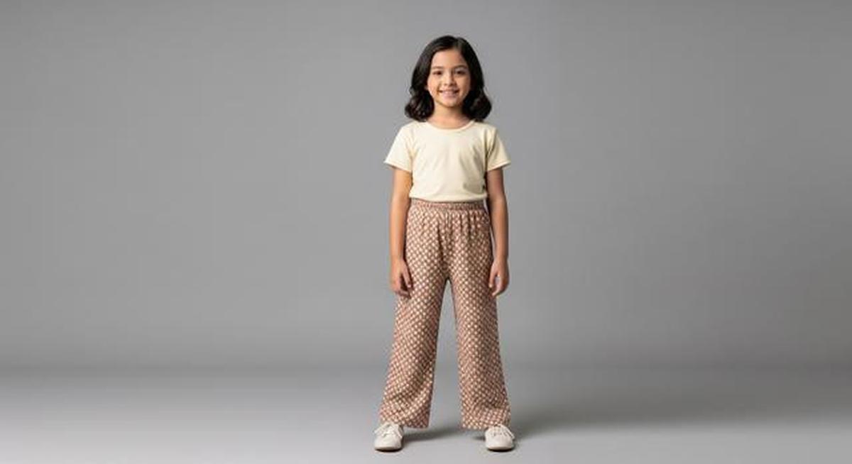 10 Model Celana Panjang Anak Perempuan yang Lucu dan Elegan, Cocok Dikenakan saat Libur Akhir Tahun 2025