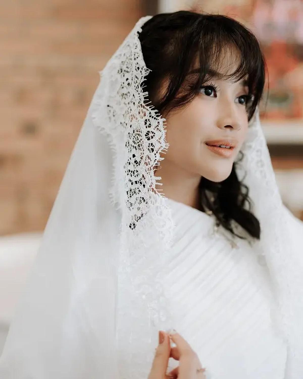 6 Potret Detail Outfit Adira Kania di Pengajian Jelang Nikah, Penuh Makna Spiritual