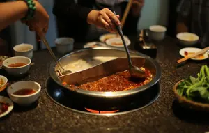 10 Makanan Terpedas di Dunia Versi PepperScale, Ada Kari hingga Mi Kuah Korea
