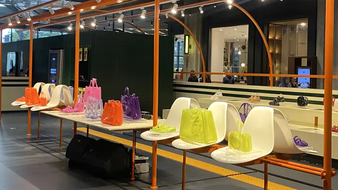 Pop Store Melissa Bertema Stasiun New York untuk pamerkan koleksi terbaru