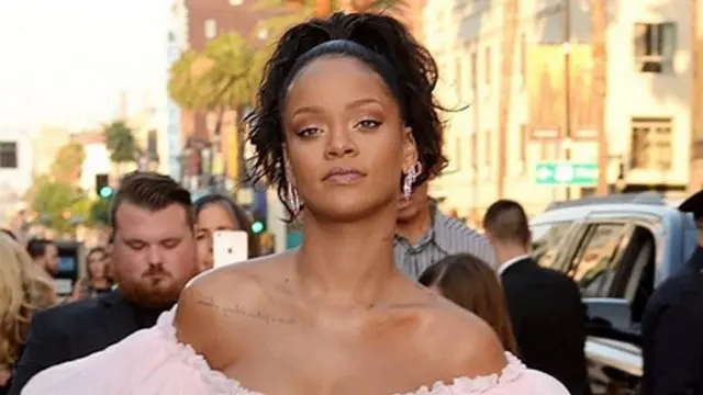 [Bintang] Rihanna