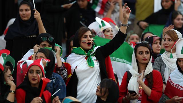 38 Tahun Dilarang, Wanita Iran Boleh Nonton Bola di Stadion