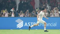 Pemain Timnas Indonesia, Thom Haye melakukan selebrasi setelah mencetak gol ke gawang Filipina pada laga terakhir Grup F putaran kedua kualifikasi Piala Dunia 2026 Zona Asia di Stadion Utama Gelora Bung Karno (SUGBK) Senayan, Jakarta, Selasa (11/6/2024). (Bola.com/M Iqbal Ichsan)