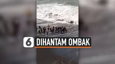 DETIK-DETIK PENGUNJUNG DIHANTAM OMBAK BESAR