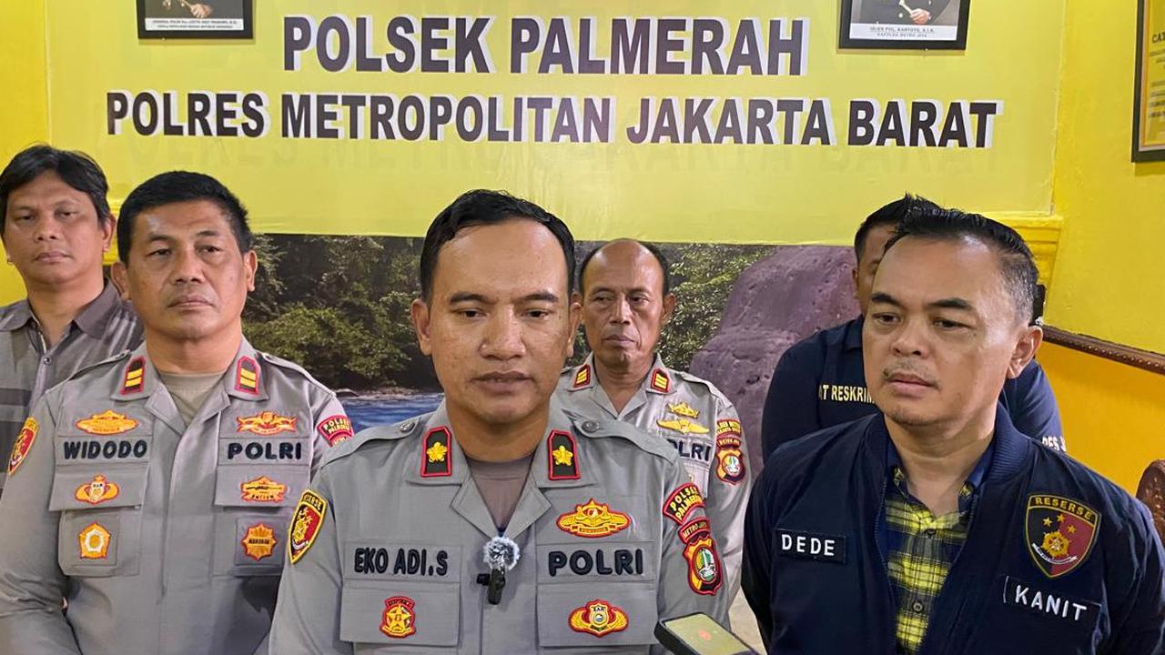 Wanita Cantik Ini Tak Berkutik saat Dijemput Polisi, Ketahuan Buang Bayi Hasil Hubungan Gelap