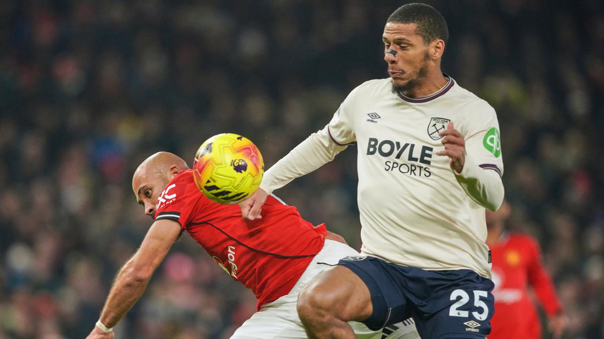 Man Utd vs West Ham: Diogo Dalot Kesal Setan Merah Buang-buang Poin!