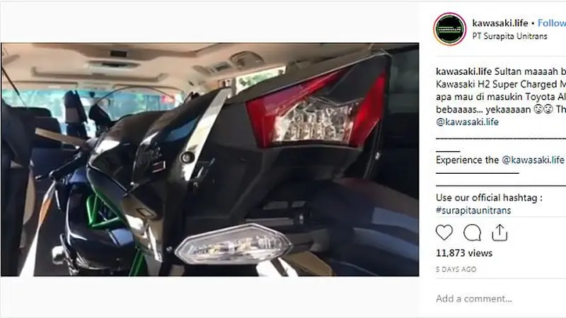 Kawasaki Ninja H2 naik Toyota Alphard