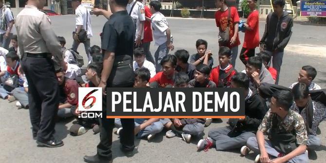 VIDEO: Digagalkan Polisi, Ratusan Pelajar Cianjur Batal Geruduk Jakarta