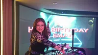 Nathalie Holscher Meriahkan Grand Opening Lets Glow Lounge Karaoke PGC