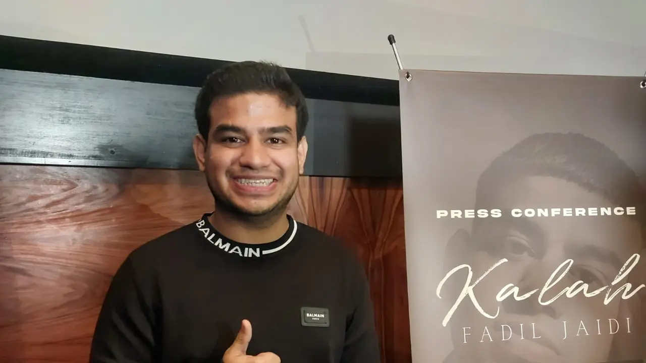 Fadil Jadi baru saja merilis single kalah yang dibantu sang Diva Tanah Air, Rossa dalam proses penggarapan lagu