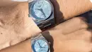 ade kesempatan ini, keduanya kenakan  Tissot PRX in 40 mm and 35 mm stainless steel. dengan dial bernuansa biru nan elegan. (Foto: Tissot)