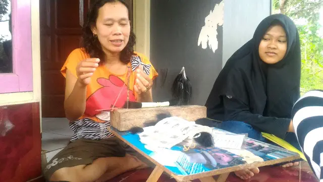 Selain karyawan pabrik, lesunya pemasaran bulu mata palsu juga menghantam pekerja dalam siste plasma. (Foto: Liputan6.com/Muhamad Ridlo)