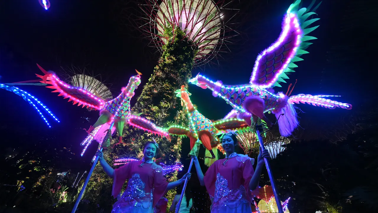 Pesona Tarian Naga dan Phoenix Meriahkan Imlek di Singapura