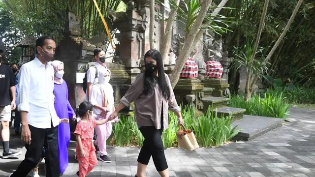 Presiden Jokowi Ajak Cucu Wisata Satwa di Bali