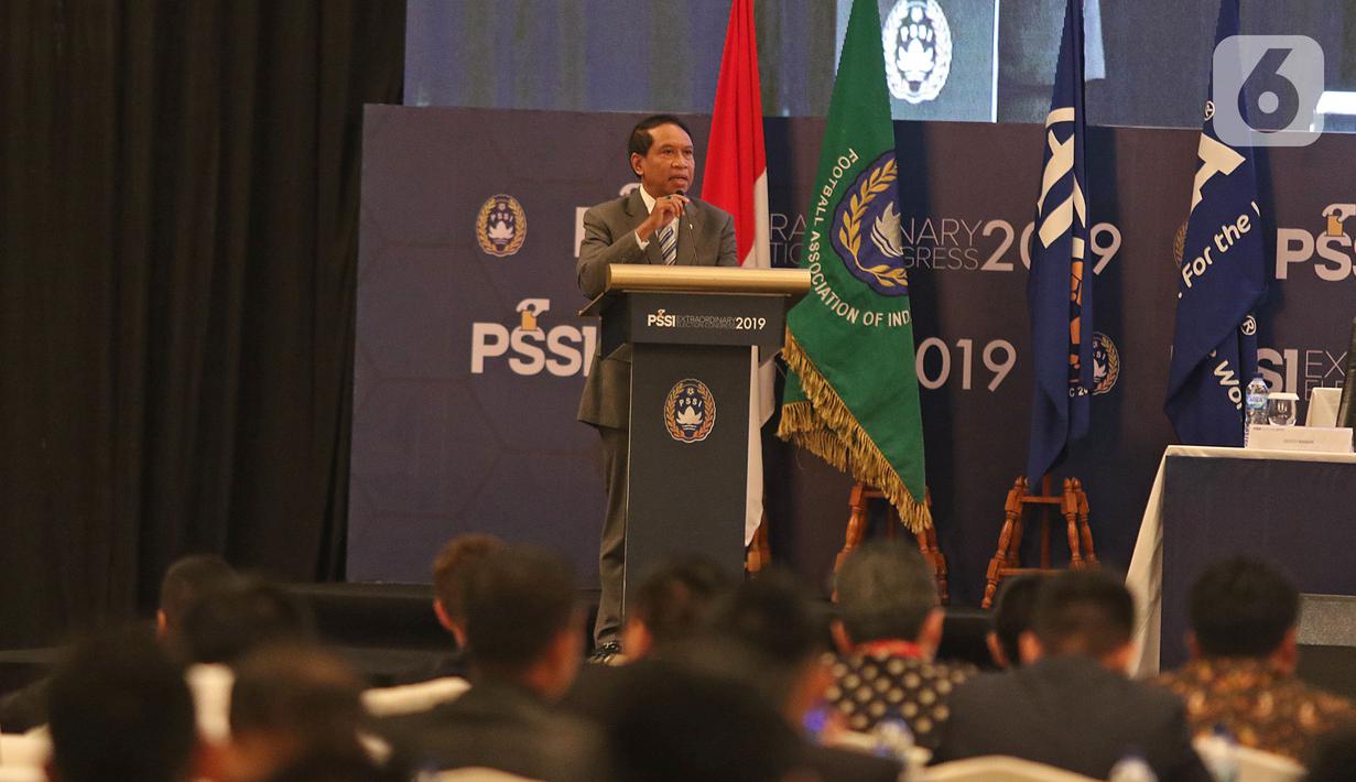 Menteri Pemuda dan Olahraga RI ( Menpora) Zainudin Amali memberikan sambutan pada Kongres Luar Biasa (KLB) Pemilihan PSSI di Jakarta, Sabtu (2/11/2019). Agenda KLB PSSI kali ini adalah pemilihan ketua umum, wakil ketua umum, serta 12 anggota Komite Eksekutif (Exco). (Liputan6.com/Herman Zakharia)