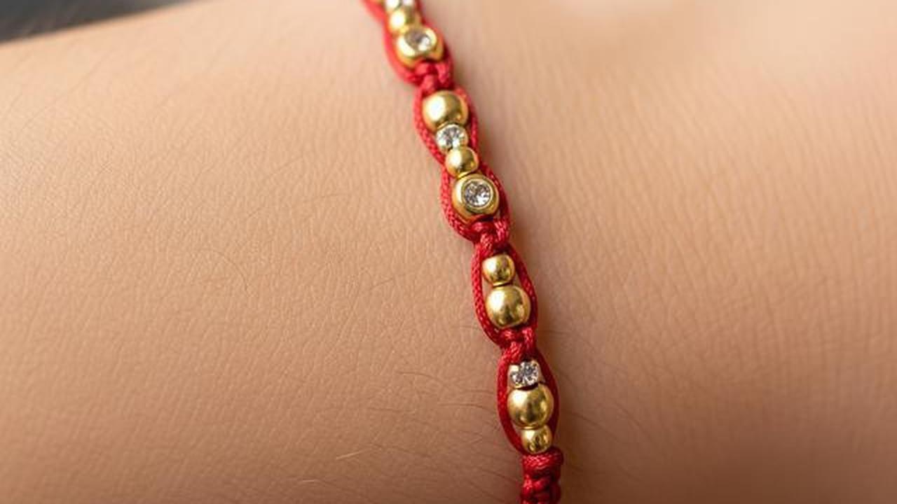 7 Gelang Emas Tipis Tali Merah 1,5 Gram Stylish Anak Muda untuk Gaya Sehari-Hari