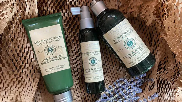 Maksimalkan perawatan rambut di rumah dengan produk berformula jitu dari L'Occitane.  Khasiat 5 Essential Oil yang terkandung dalam seri Aromachologie patut dicoba