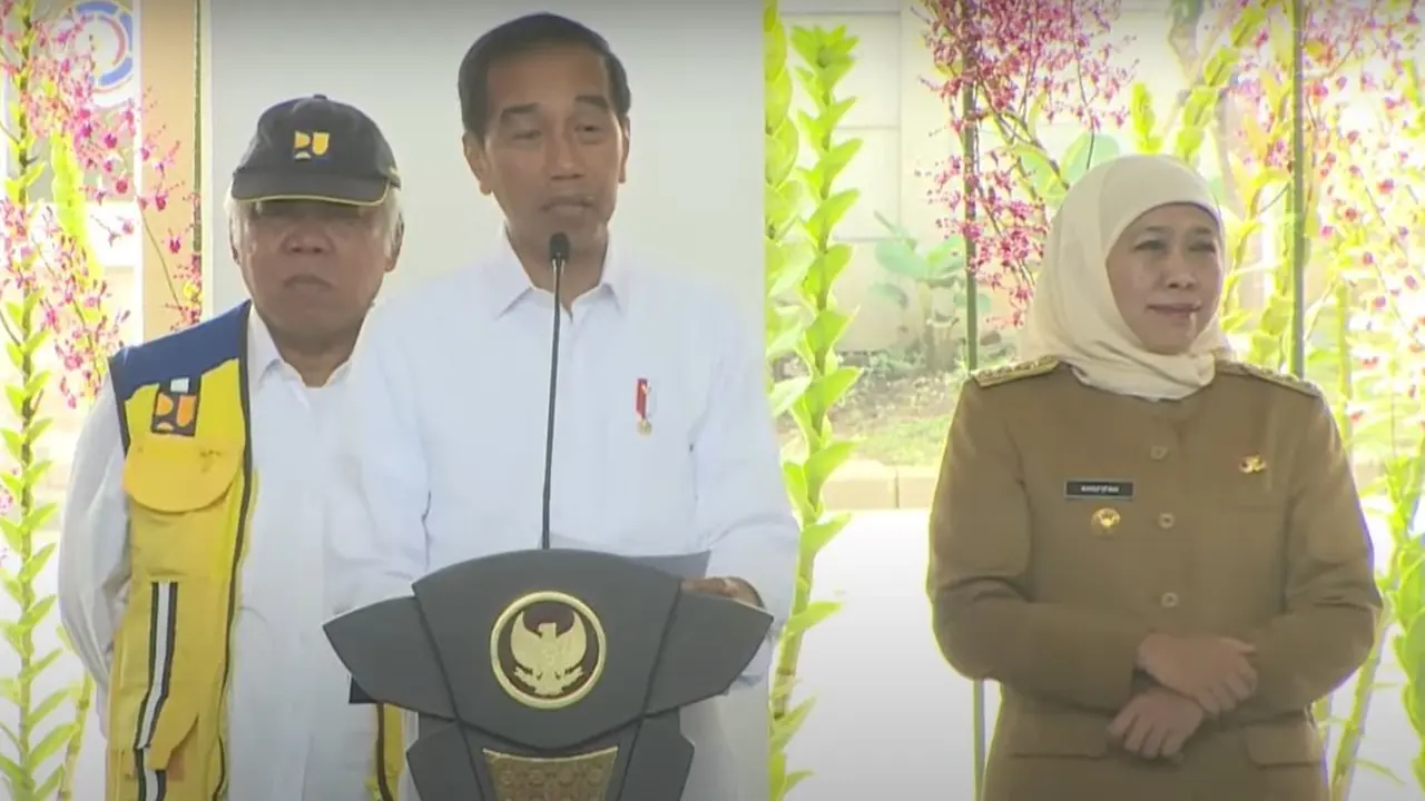 Jokowi saat meresmikan Pasar Induk Among Tani Batu. (Foto: youtube sekretariat presiden)