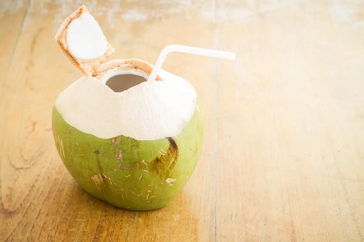 Bahaya Minum Air Kelapa Terlalu Banyak