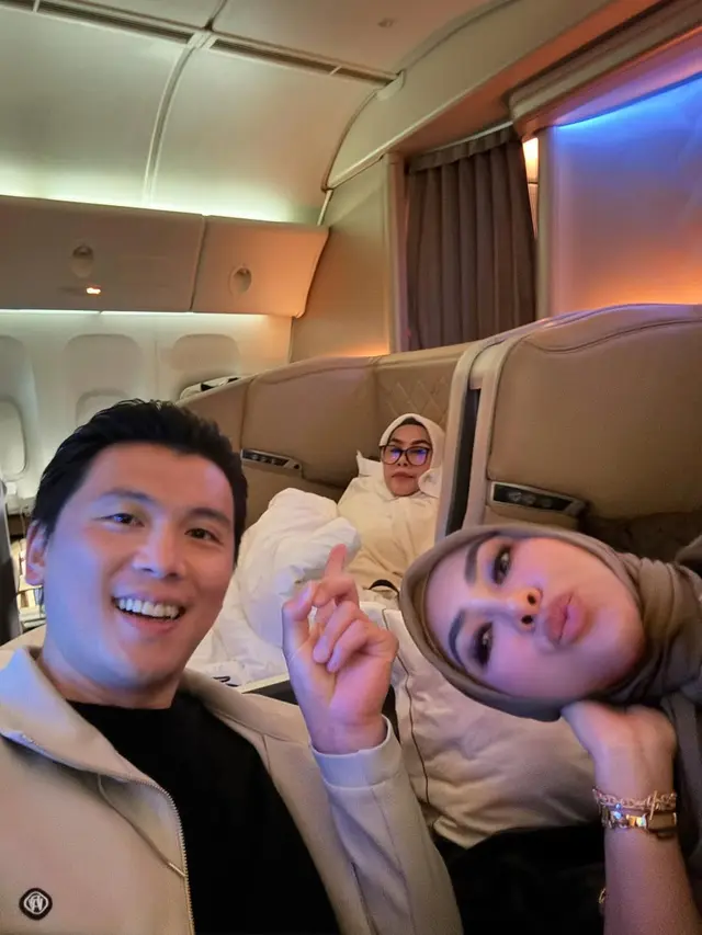 Gaya Syahrini dan Keluarga (Instagram/@princessyahrini)