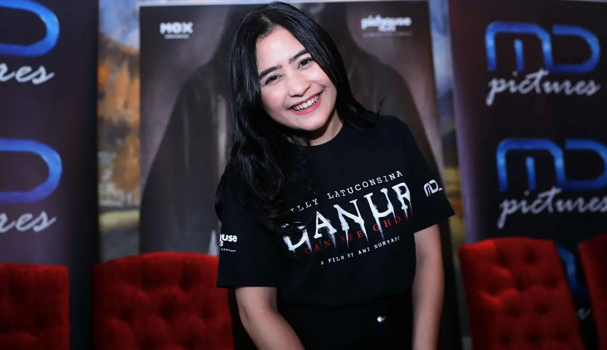 Film horor yang dibintangi oleh Prilly Latuconsina mendapatkan rekor dari MURI. Sebagai bintang film tersebut, Prilly banyak bersyukur. Sejak lima hari tayang, film itu telah ditonton oleh 1,2 juta penonton. (Nurwahyunan/Bintang.com)