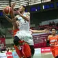 Point guard asing Aspac Jakarta, Dom Williams, mencetak 40 poin saat timnya mengalahkan NSH Jakarta 102-75 dalam lanjutan IBL Pertalite 2017 di GOR UNY Yogyakarta, Jumat (10/3/2017). (IBL)