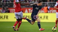 Lionel Messi saat menjalani debutnya bersama Paris Saint-Germain (PSG) di Ligue 1 Prancis, Senin (30/8/2021) dini hari WIB. Messi masuk lapangan menggantikan Neymar dan PSG menang 2-0 dalam laga tersebut. (FRANCK FIFE / AFP)