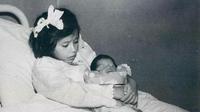 Lina Medina bersama bayinya. Source: All That is Intersting