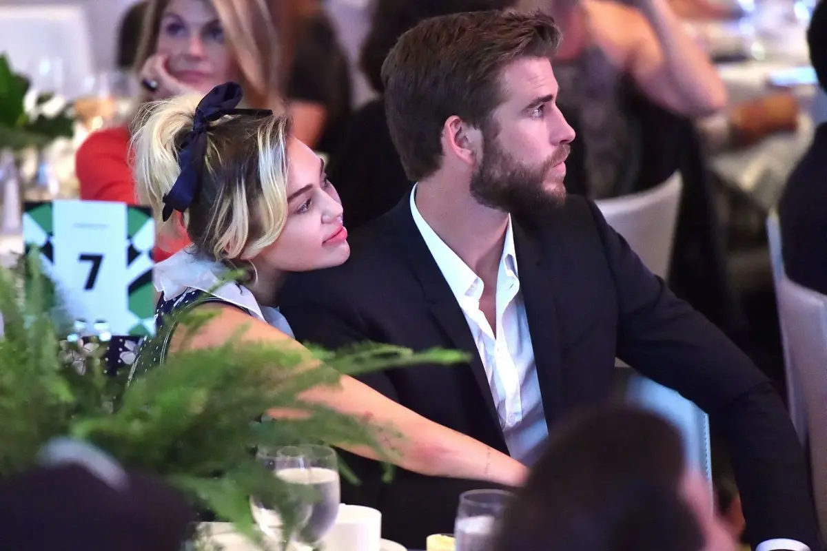 Miley Cyrus dan Liam Hemsworth