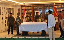 Tangis Hadi Tjahjanto di Rumah Duka Ryamizard: Saya Kehilangan Sosok Bapak