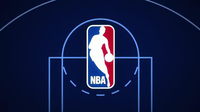 Berita video steal of the nights milik pemain Oklahoma City Thunder, Paul George, saat menghadapi New York Knicks, Jumat (20/10/2017) WIB.