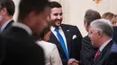 Duta Besar Arab Saudi untuk AS, Pangeran Khalid bin Salman bin Abdulaziz menghadiri buka puasa bersama di Gedung Putih, Washington, Rabu (6/6). Ini adalah acara buka puasa pertama yang digelar selama Donald Trump menjadi Presiden AS. (AP/Andrew Harnik)