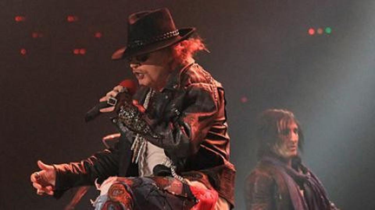 Bawakan 'Indonesia Raya', Guns N Roses 'Bakar' penonton