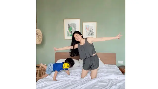 6 Potret Seru DJ Una dan Buah Hati Liburan Bareng, Jadi Ibu Tangguh