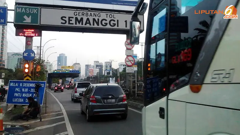 tol-semanggi-131216c.jpg