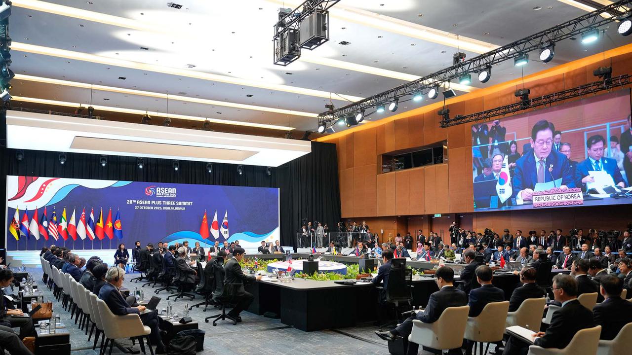 FOTO: KTT ASEAN ke-47 di Kuala Lumpur, Presiden Prabowo Hadiri Pertemuan Strategis dengan Para Pemimpin Asia