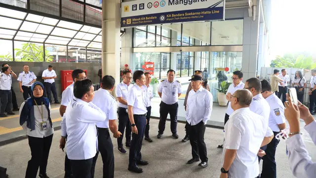 Menhub Dudy Sidak Stasiun KRL Tanah Abang dan Manggarai, Ini Temuannya