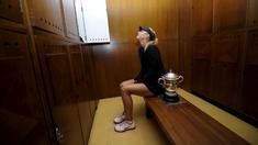 Maria Sharapova, terbukti menggunakan doping di ajang Australia Terbuka 2016. Berdasarkan hasil tes, Sharapova positif mengonsumsi meldonium, obat yang dapat meningkatkan stamina.