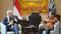 Menteri Perdagangan Agus Suparmanto melakukan pertemuan bilateral dengan Menteri Delegasi Perdagangan Luar Negeri dan Daya Tarik Ekonomi, Kementerian Eropa dan Luar Negeri Prancis, Franck Riester, di Jakarta, pada Selasa 15 Desember 2020.