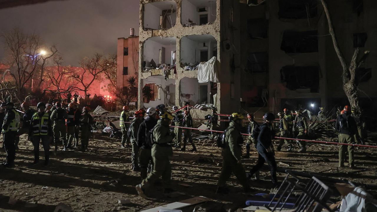 FOTO Arad Israel Luluh Lantak Dihantam Rudal Iran