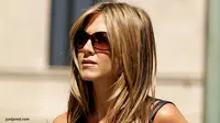 Jennifer Aniston Benci Foto Selfie dan Instagram